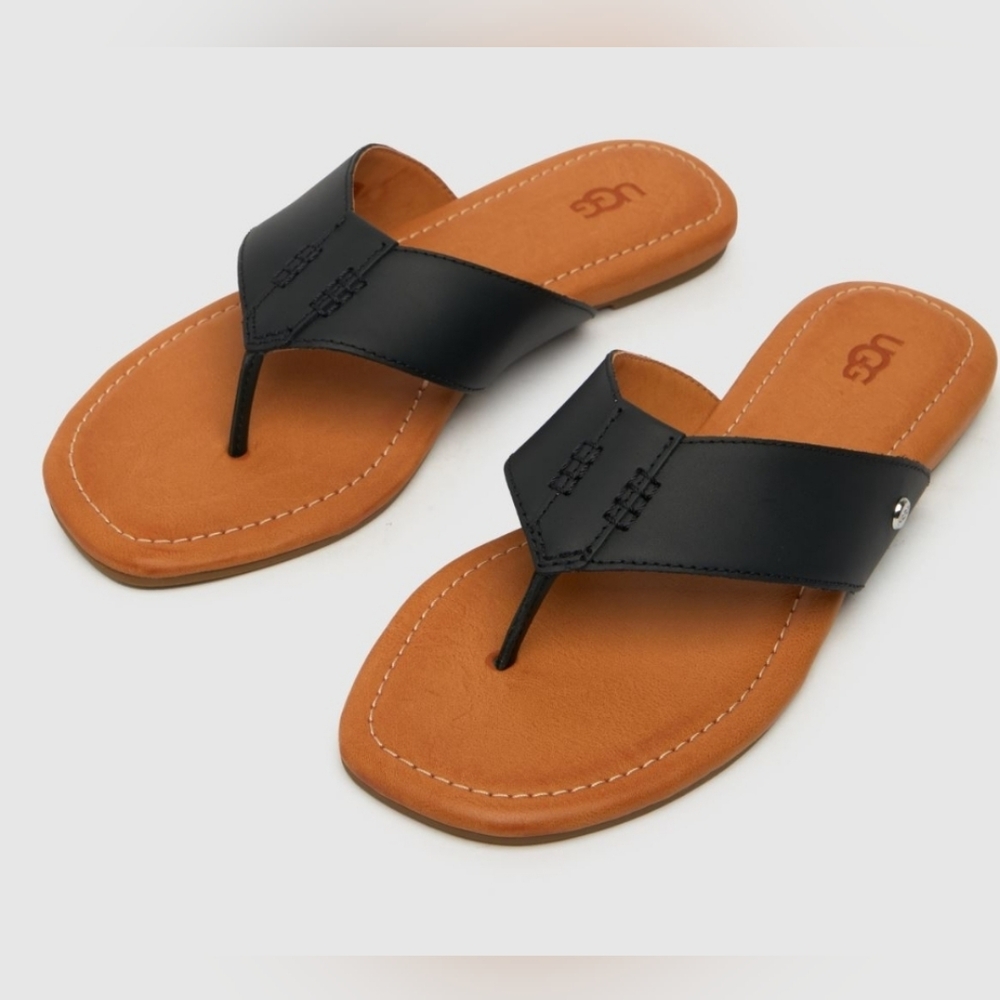 UGG Carey Sandals